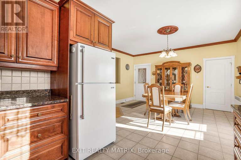 27814681/1854-principale-street/east-hawkesbury/ontario/K0B1A0_17