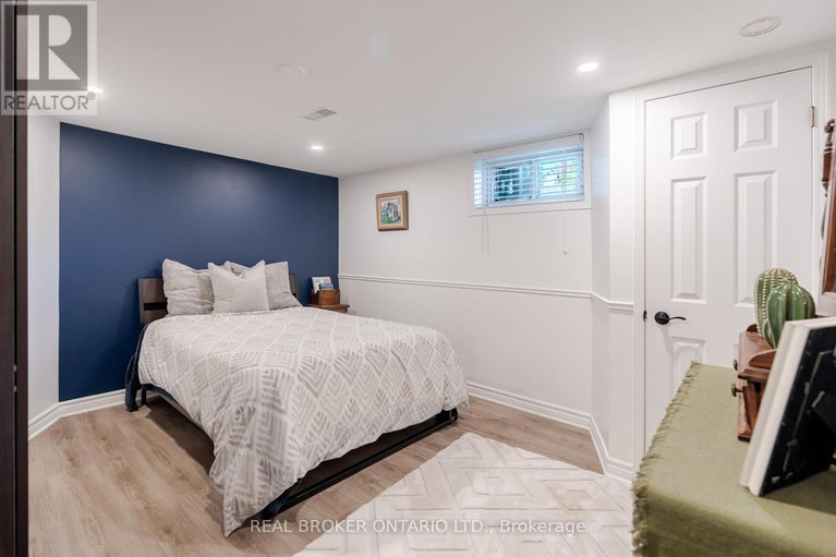 28961795/2070-cornish-street/elmvale-acresurbandale/ottawa/ontario/K1G2R8_23