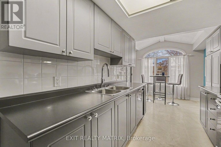 29379498/65-locheland-crescent/barrhaven-east/ottawa/ontario/K2G6H2_18