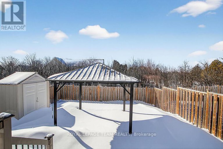 29376462/464-honeyborne-street/almonte/mississippi-mills/ontario/K0A1A0_29