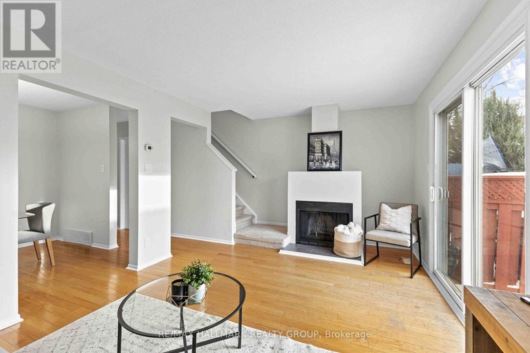 29476834/11-1160-shillington-avenue/carlington/ottawa/ontario/K1Z7Z4_11