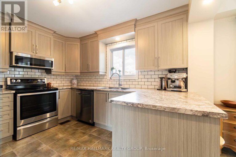 29069268/835-powers-street/town-of-rockland/clarence-rockland/ontario/K4K1K4_11