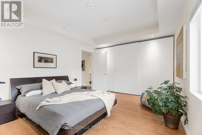 28408912/504-135-barrette-street/vanier/ottawa/ontario/K1L7Z9_23