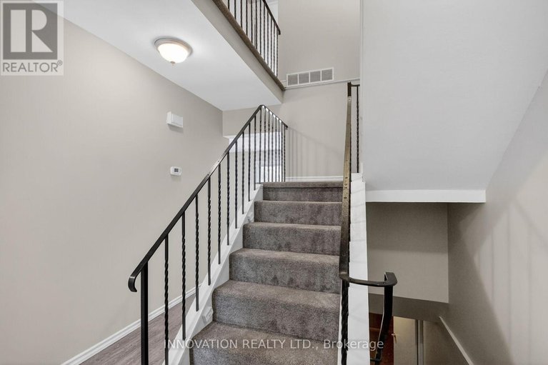 29490132/5-2336-orient-park-drive-e/blackburn-hamlet-south/ottawa/ontario/K1B4N5_26