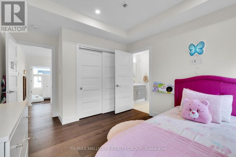 29577966/1976-lenester-avenue/mckellar-heightsglabar-park/ottawa/ontario/K2A1J9_32