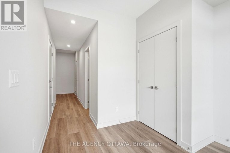 29451263/3059-showcase-crescent/riverside-southgloucester-glen/ottawa/ontario/K4M1B2_5