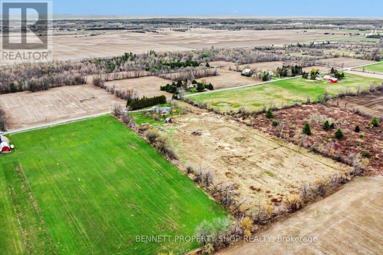 29682682/3490-larmours-road/sarsfieldbearbrook/ottawa/ontario/K0A3E0_24