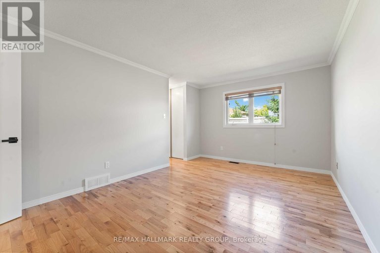28946187/647-apollo-way/fallingbrookpineridge/ottawa/ontario/K4A1T2_25