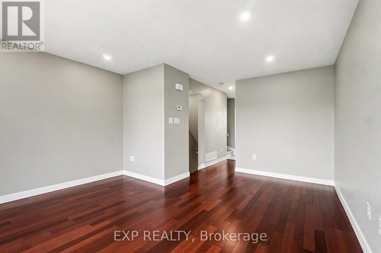 29139159/250-shanly-private/stonebridge/ottawa/ontario/K2J5X6_7