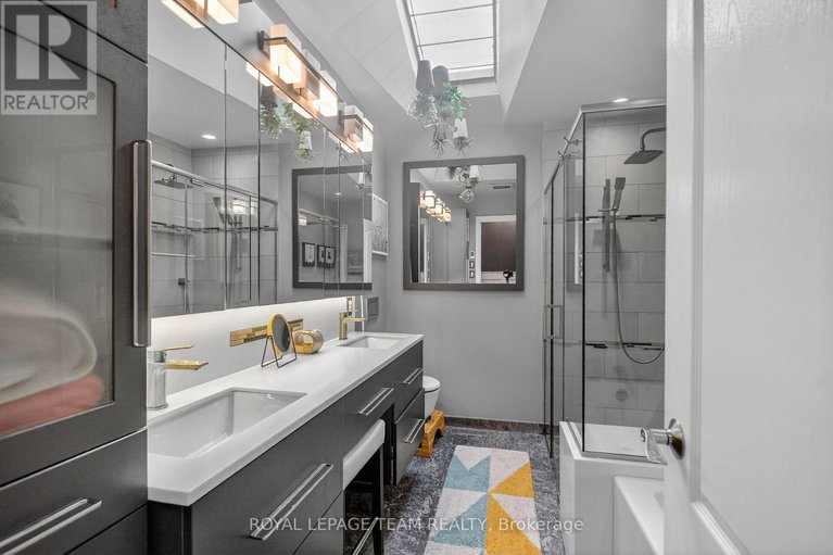 29456628/998-harkness-avenue-avenue/riverside-park/ottawa/ontario/K1V6P2_23