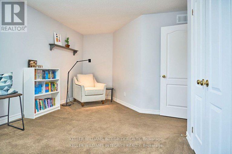 28409851/9-shannondoe-crescent/bridlewood/ottawa/ontario/K2M2C8_25