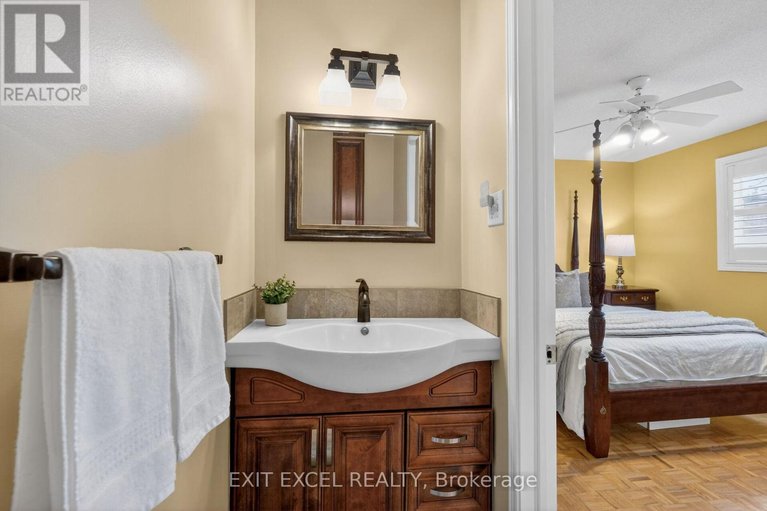 29684997/1554-rosebella-avenue/blossom-parkkemp-parkfindlay-creek/ottawa/ontario/K1T1E8_25