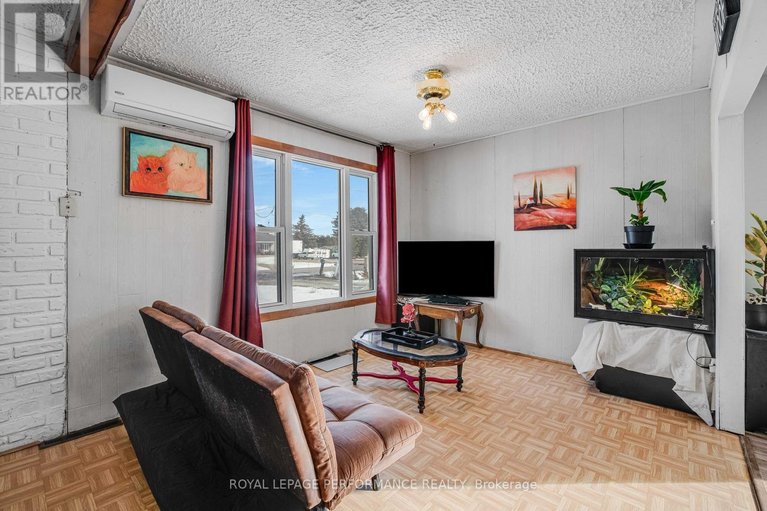 29504497/2082-sandy-hill-road/lorignal/champlain/ontario/K0B1K0_20