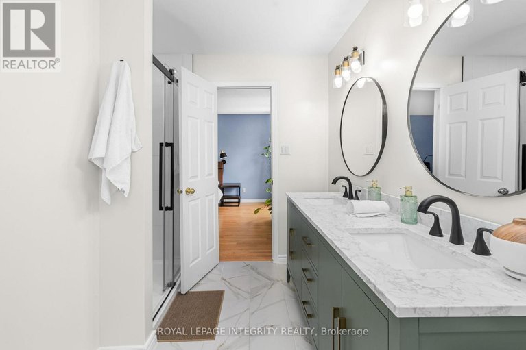 29474748/4-hackett-street/hunt-club-woods/ottawa/ontario/K1V0P8_32