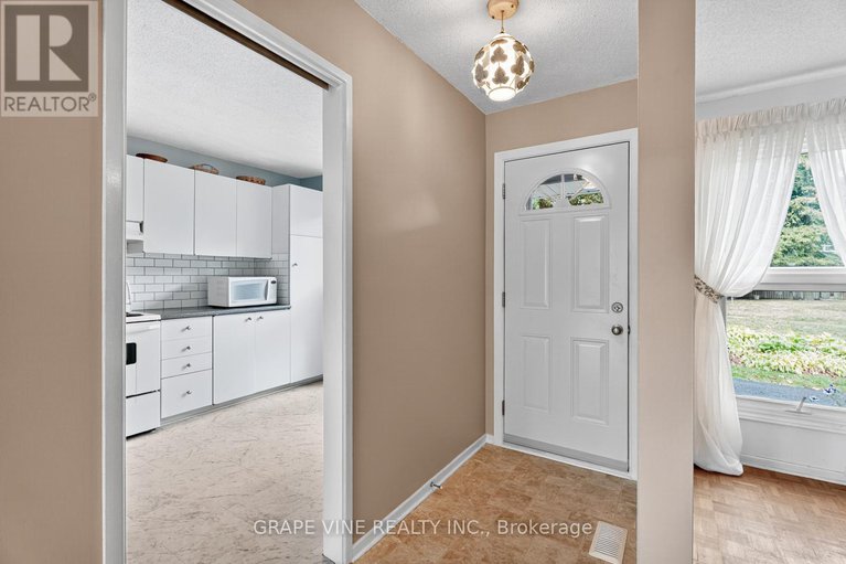 28906371/66-rutherford-way/beaverbrook/ottawa/ontario/K2K1N4_5