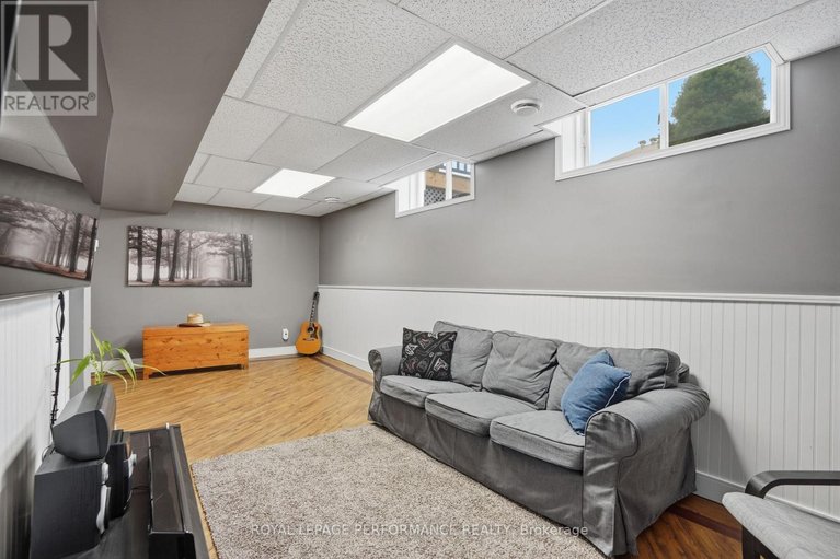 29550291/420-crystal-court/town-of-rockland/clarence-rockland/ontario/K4K0A1_22