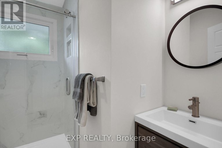 28339228/1447-maxime-street/pineview/ottawa/ontario/K1B4E7_10