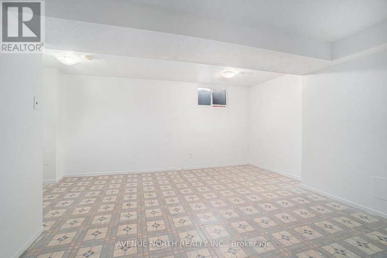 28790025/1747-dondale-st-street/pineview/ottawa/ontario/K1B5H7_18