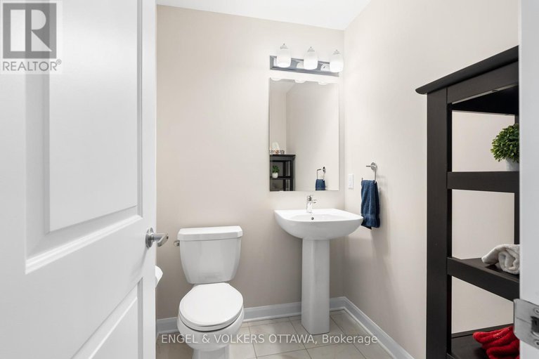 28163519/2053-wanderer-avenue/mahogany-community/ottawa/ontario/K4M0X1_17