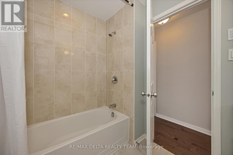 29437612/7-486-via-verona-avenue/longfields/ottawa/ontario/K2J6B3_25