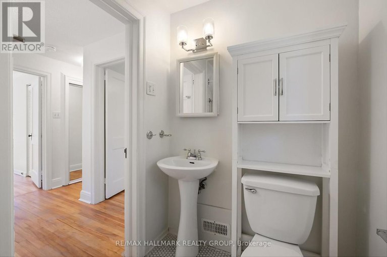 28776186/82-laurentian-place/civic-hospital/ottawa/ontario/K1Y4E2_26