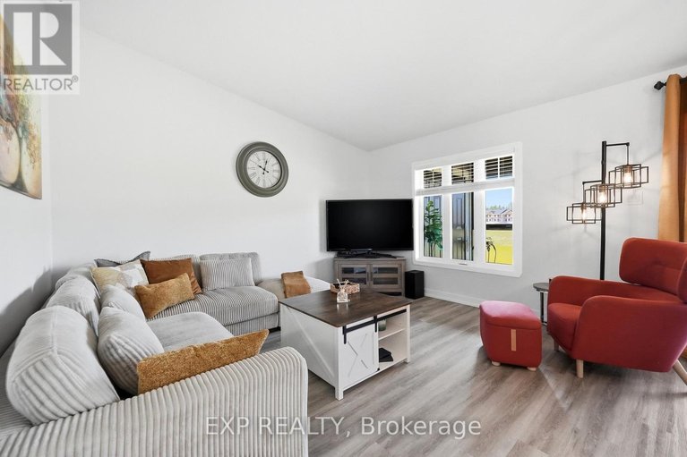 29674701/2114-312-masters-lane/town-of-rockland/clarence-rockland/ontario/K4K0L3_15