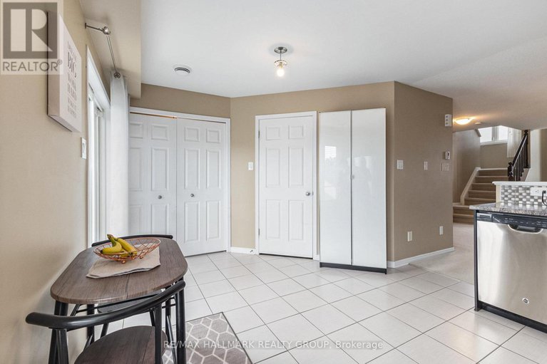 28744682/327-galston-private/mer-bleuebradley-estatesanderson-park/ottawa/ontario/K1W0G3_10