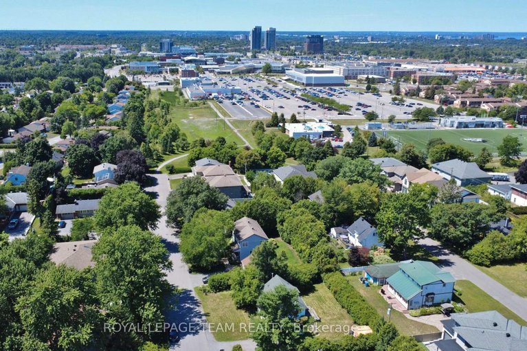 28643909/115-rita-avenue/meadowlandsst-claire-gardens/ottawa/ontario/K2G2H2_16