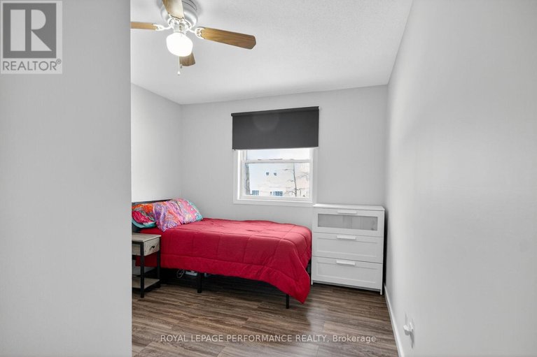 29573555/107-dunlop-crescent/village-of-russell/russell/ontario/K4R1B3_36