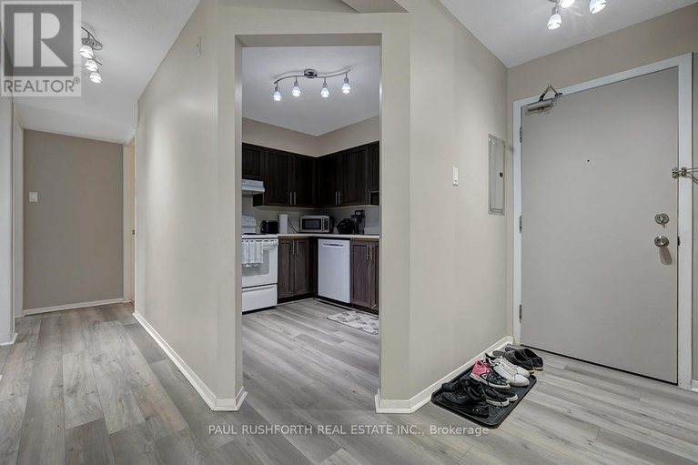 28420179/314-325-centrum-boulevard/bilberry-creekqueenswood-heights/ottawa/ontario/K1E3W8_2