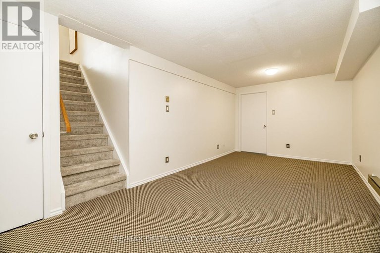 28473822/205-1720-marsala-crescent/fallingbrookpineridge/ottawa/ontario/K4A2G8_12