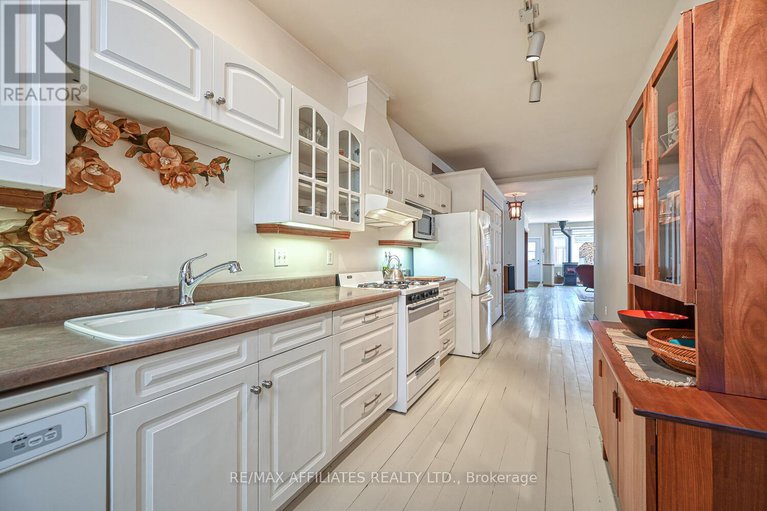28432500/45-george-street/lanark-highlands-lanark-village/lanark-highlands/ontario/K0G1K0_8