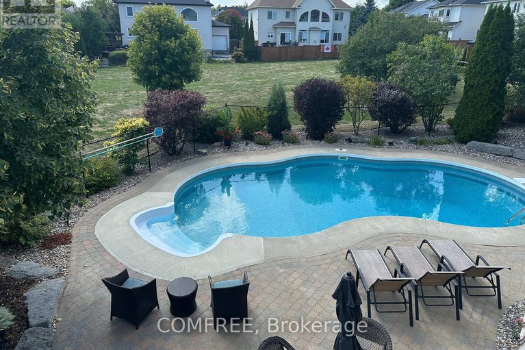 29132949/70-wilderness-way/stittsville-north/ottawa/ontario/K2S2E3_37