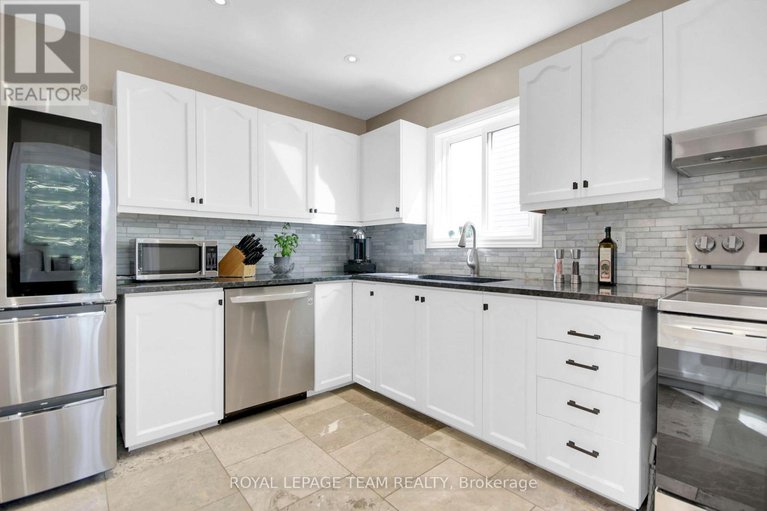 28874941/18-victor-street/stittsville-central/ottawa/ontario/K2S1H9_13