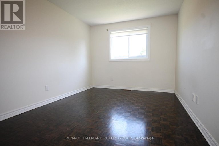 28637168/37-b-glenridge-road/meadowlandscrestview/ottawa/ontario/K2G1G2_13