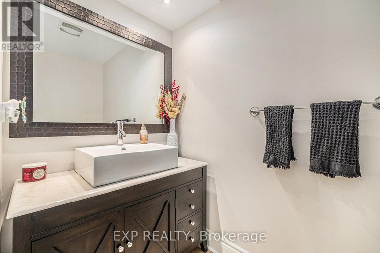 29064554/10-carlisle-circle/remainder-of-stittsville-area/ottawa/ontario/K0A1B0_18