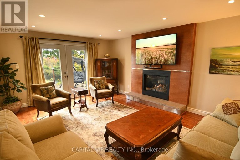 29690220/4-wellsmere-court-e/rideau-heightsrideau-river/ottawa/ontario/K2E8C2_18