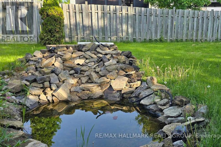 28400251/976-laporte-street/town-of-rockland/clarence-rockland/ontario/K4K1A5_28