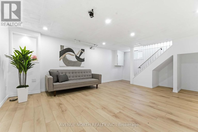 29387257/923-pinecrest-road/queensway-terrace-north/ottawa/ontario/K2B6B1_28