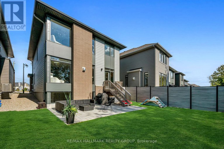 29367765/14-stanhope-court/stonebridge/ottawa/ontario/K2J6S2_36