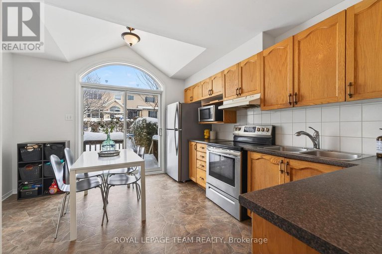 29305837/37-flowertree-crescent/emerald-meadowstrailwest/ottawa/ontario/K2M2R8_25