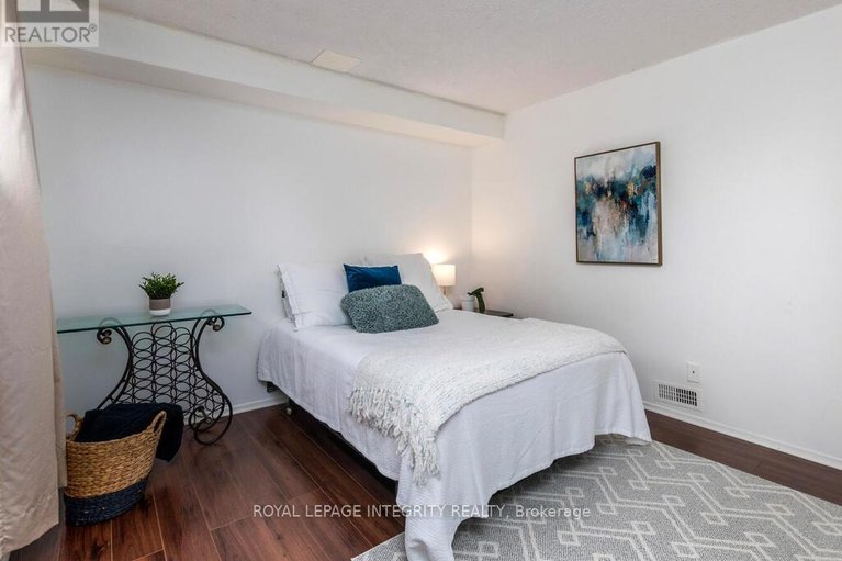 29466721/54-1316-greenbank-road/redwood-park/ottawa/ontario/K2H8X6_24