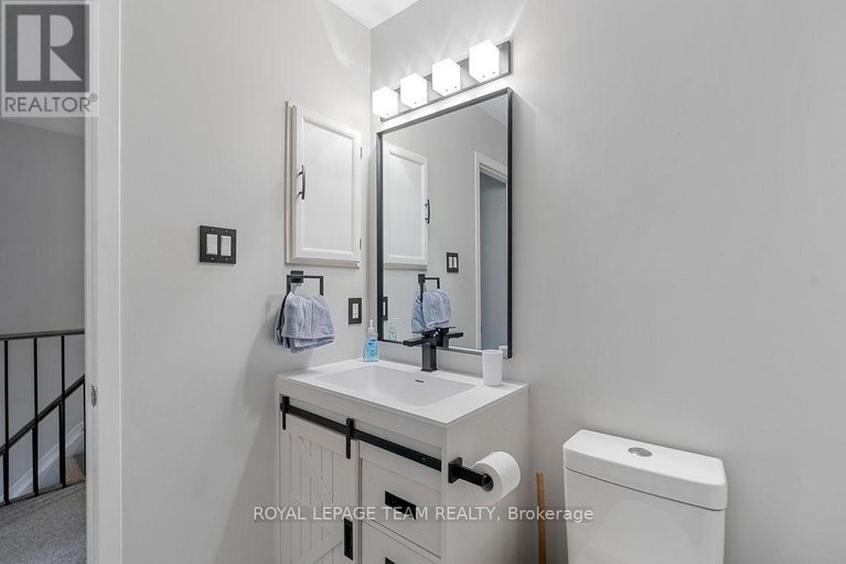 28447984/80-pickwick-drive/cedargrovefraserdale/ottawa/ontario/K2J3E2_24
