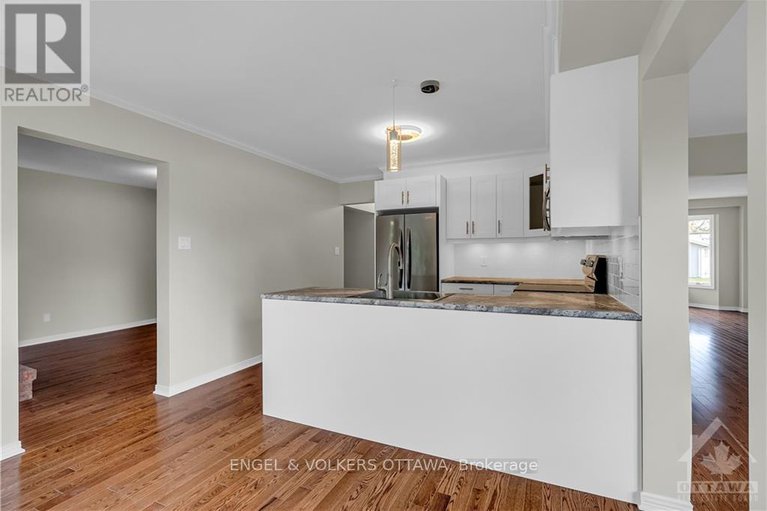 28611833/2177-lenester-avenue/mckellar-heightsglabar-park/ottawa/ontario/K2A4A9_11