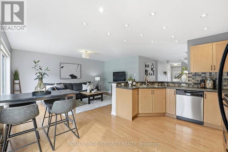 29620531/208-aquilo-crescent/stittsville-north/ottawa/ontario/K2S0L8_13