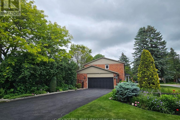 28675680/1-erinlea-court/pineglencountry-place/ottawa/ontario/K2E7C8_5