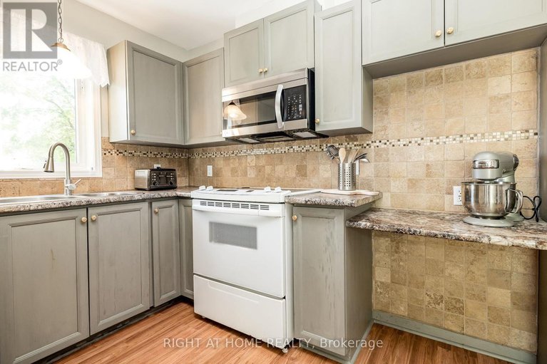 28636407/2-whalings-circle/stittsville-central/ottawa/ontario/K2S1S4_9