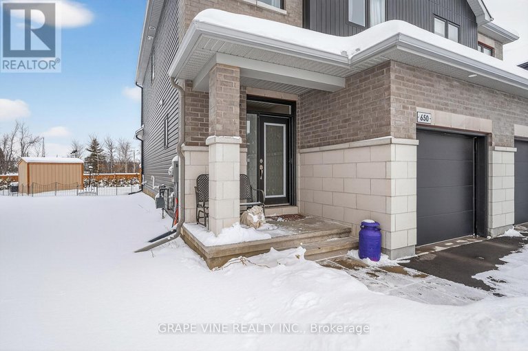 29642085/650-fisher-street/north-grenville-twp-kemptville-south/north-grenville/ontario/K0G1J0_3