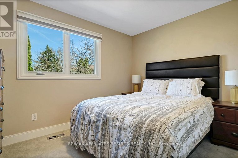 29657877/13-redfox-place/bridlewood/ottawa/ontario/K2M1C8_27