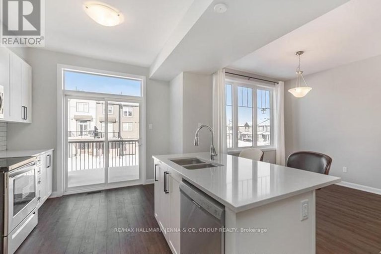 28934994/520-galmoy-way/half-moon-bay/ottawa/ontario/K2J6V1_11